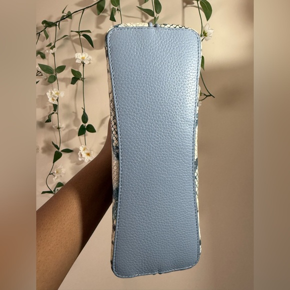 Kate Spade snake embossed crossbody NWOT - Picture 7 of 8